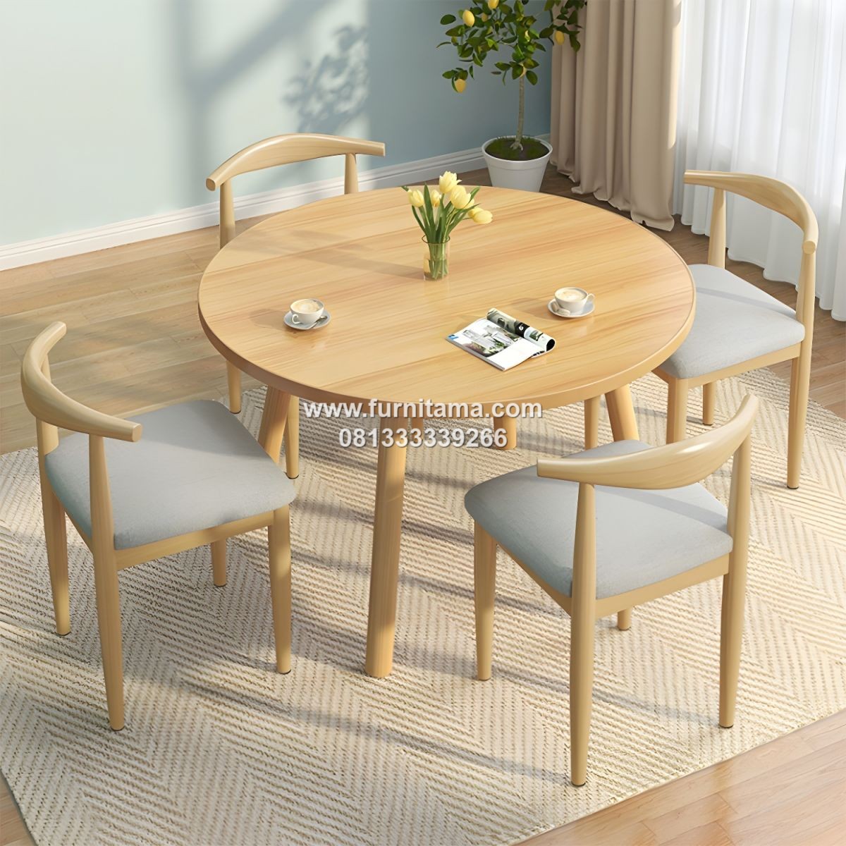 Set Meja Makan Cafe Bundar Kayu Jati 4 Kursi Set Meja Makan Cafe Bundar Kayu Jati 4 Kursi