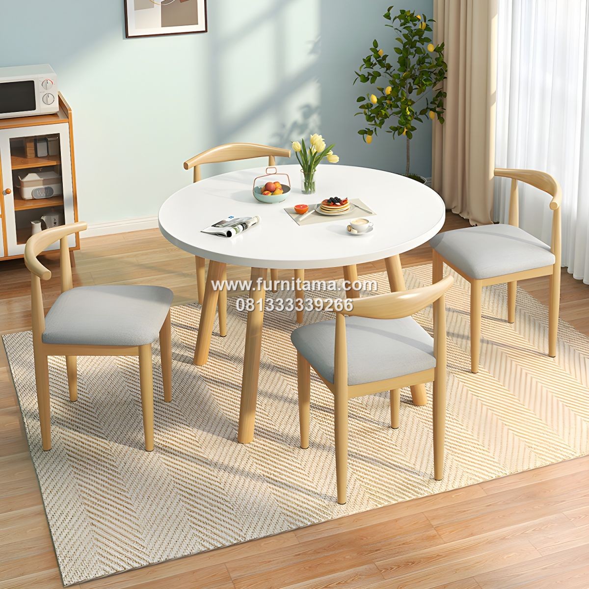 Set Meja Makan Cafe Bundar Kayu Jati 4 Kursi
